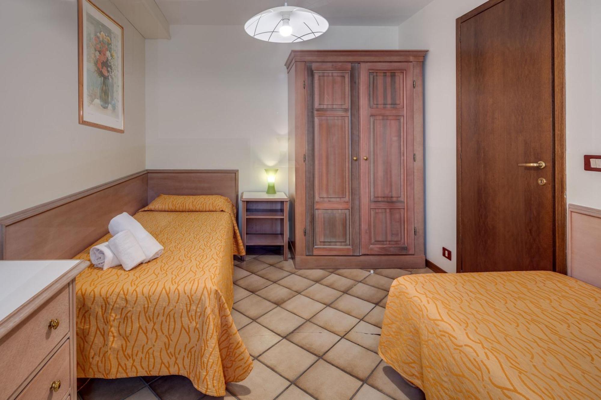 Residence La Filanda Костермано Экстерьер фото